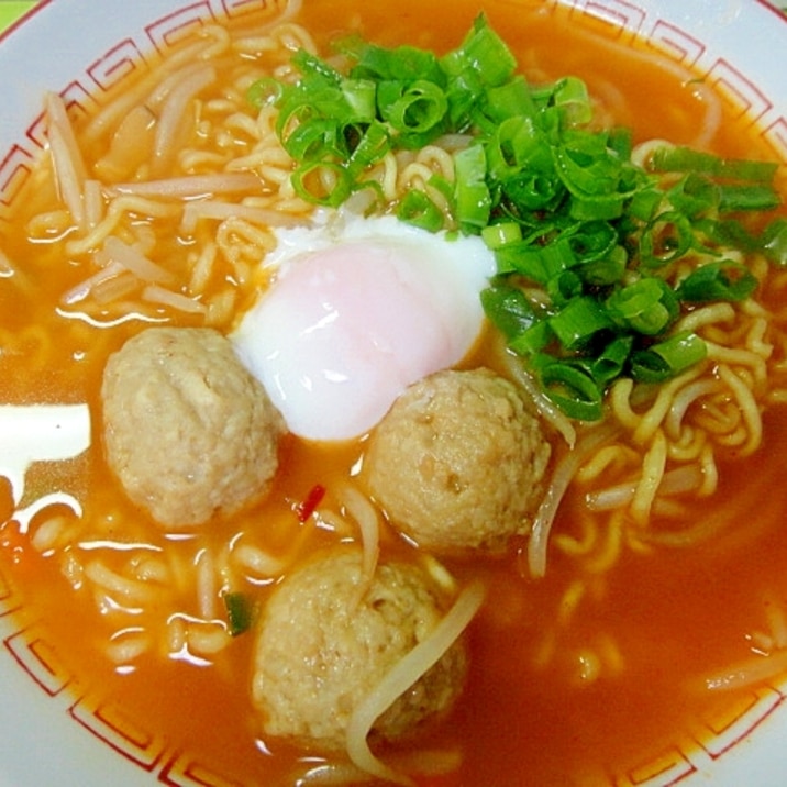 温玉入り♡もやしと肉団子の辛ラーメン